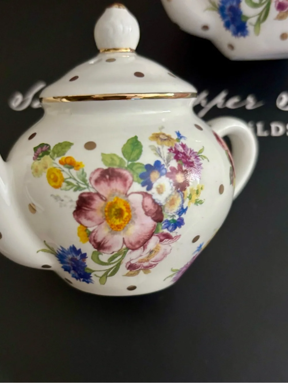 MacKenzie-Childs White Flower Market Teapot Salt & Pepper Shaker Set New in Box